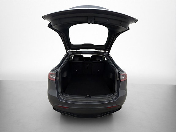 Tesla Model Y 30 of 30