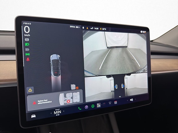 Tesla Model Y 22 of 30