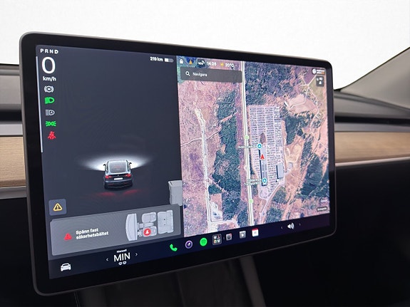 Tesla Model Y 21 of 30