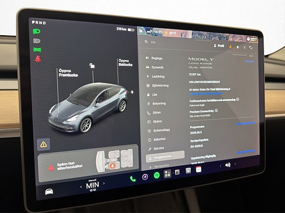 Tesla Model Y 26 of 30