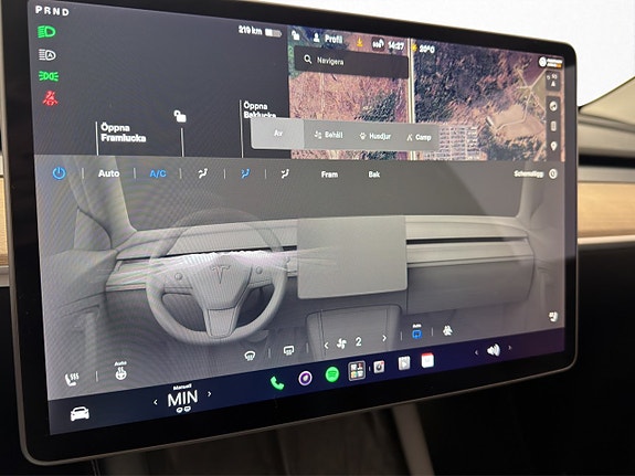 Tesla Model Y 24 of 30