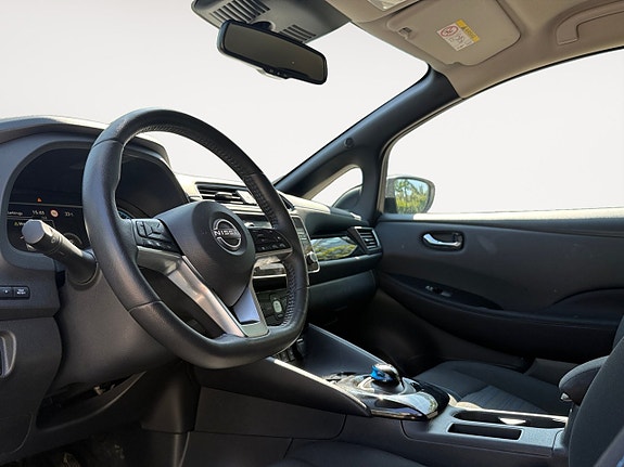 Nissan Leaf 10 of 17
