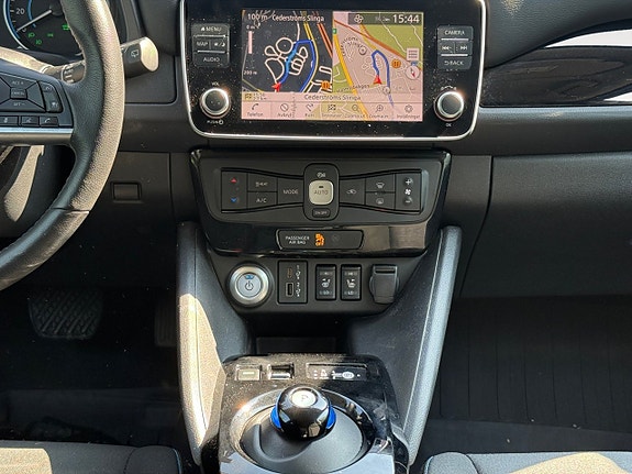 Nissan Leaf 14 of 17