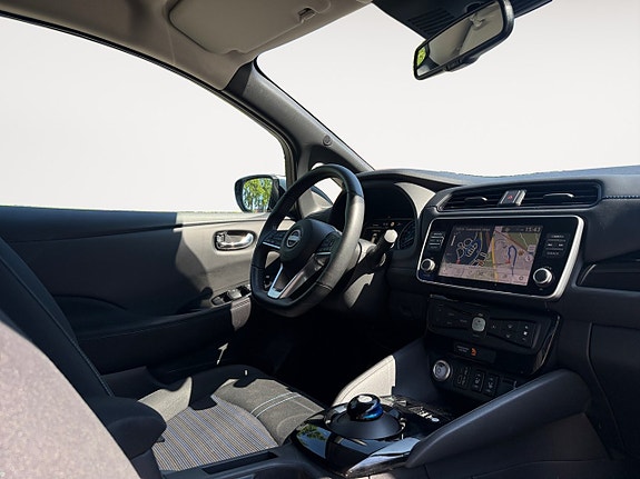 Nissan Leaf 11 of 17