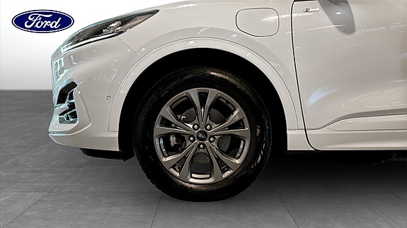 Ford Kuga 9 of 12