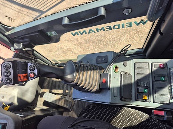 Weidemann 2080 14 of 15