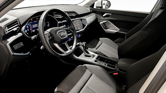 Audi Q3 7 of 19