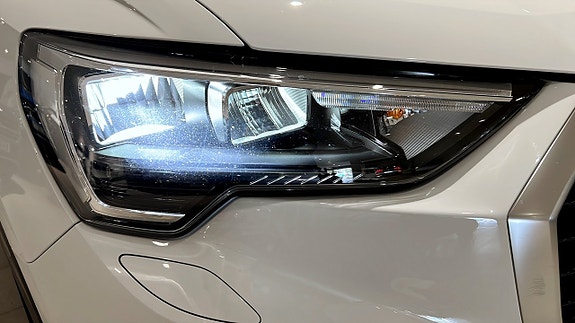 Audi Q3 15 of 19