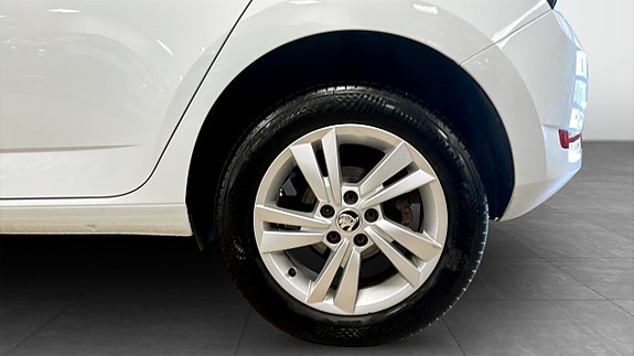 Skoda Fabia 5 of 11