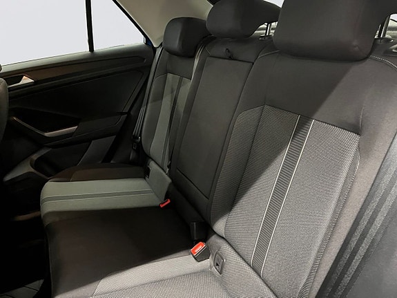 Volkswagen T-Roc 10 of 10