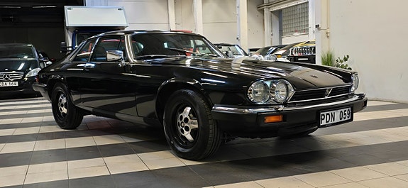Jaguar XJ 2 of 15