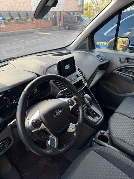 Ford Transit Connect 5 of 5