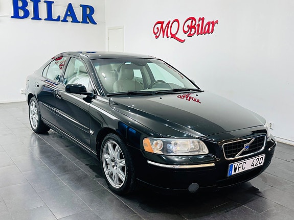 Volvo S60 2 of 5