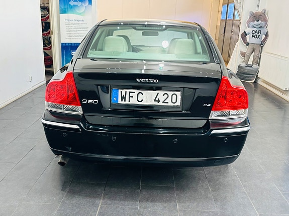 Volvo S60 8 of 17