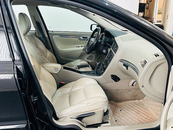 Volvo S60 12 of 17