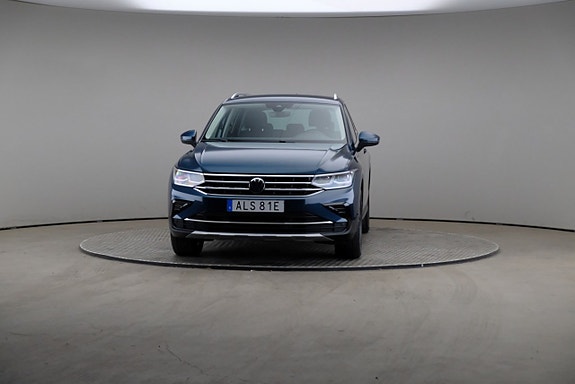 Volkswagen Tiguan 3 of 5