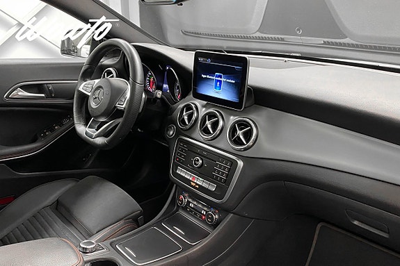 Mercedes-Benz CLA180 12 of 17