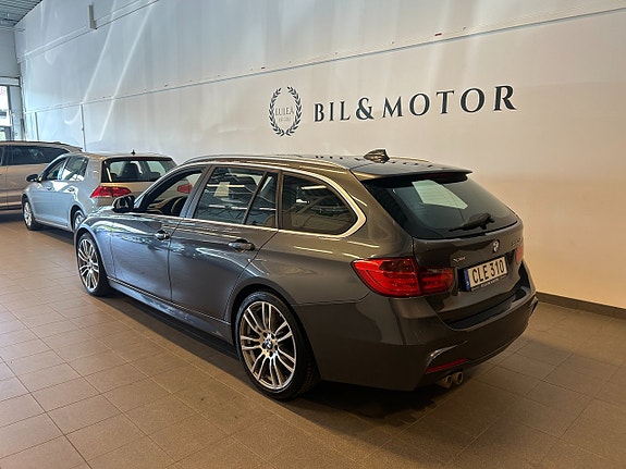 BMW 330d 2 of 5