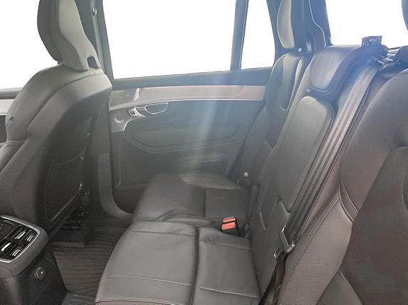 Volvo XC90 8 of 18