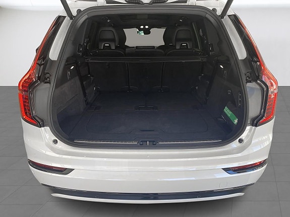 Volvo XC90 15 of 18