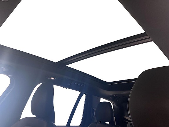 Volvo XC90 14 of 18