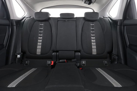 BMW 225xe 16 of 30