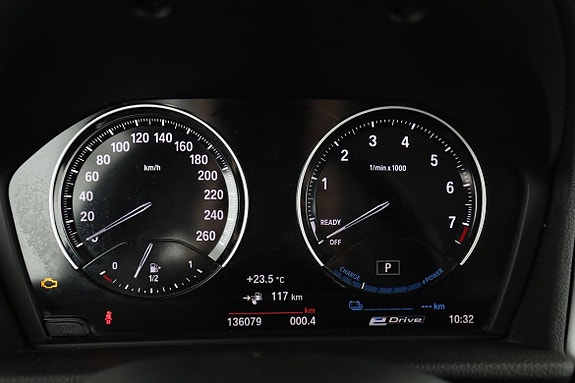 BMW 225xe 22 of 30
