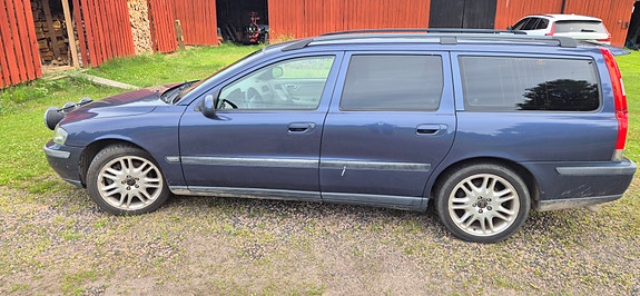 Volvo V70 8 of 17