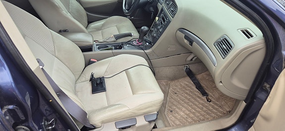 Volvo V70 16 of 17