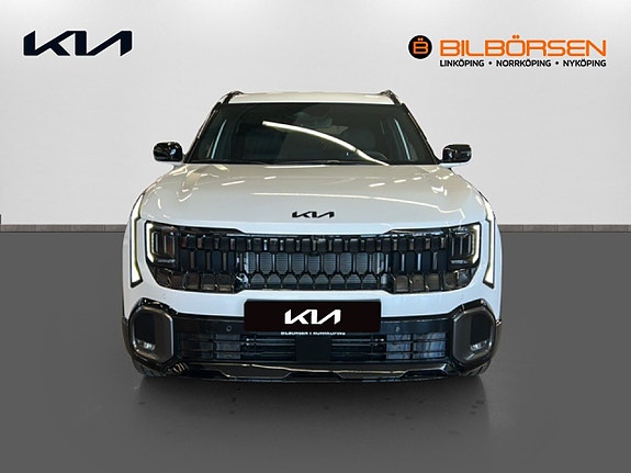 Kia Seltos 2 of 5
