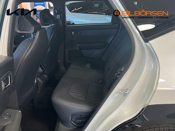 Kia Seltos 9 of 17
