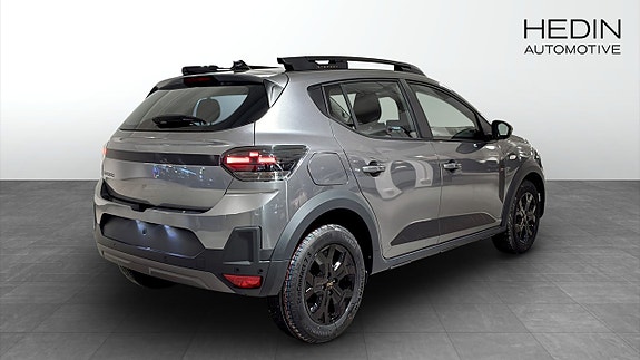 Dacia Sandero Stepway 2 of 5
