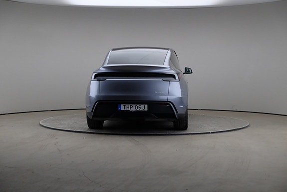 Tesla Model Y 5 of 5