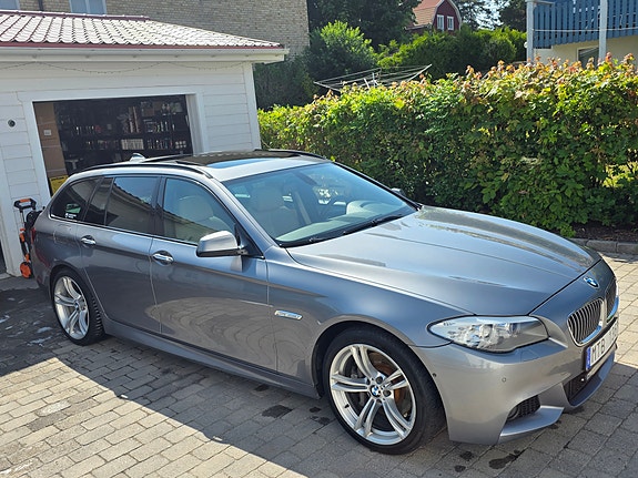 BMW 530d 3 of 5