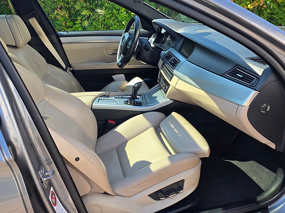 BMW 530d 4 of 5