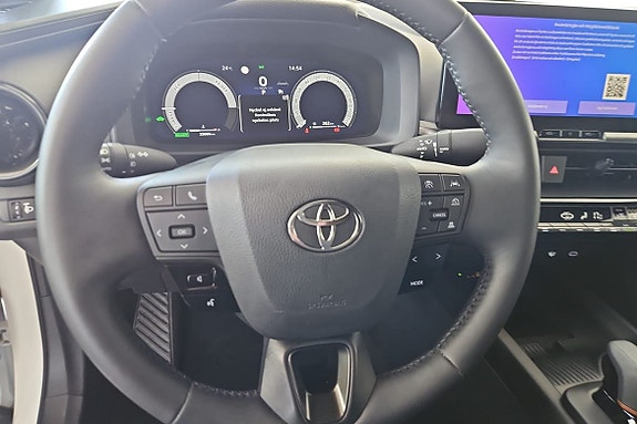 Toyota C-HR 12 of 15