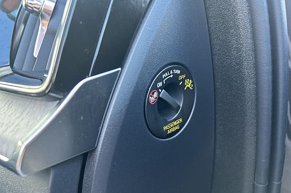 Volvo XC90 12 of 19