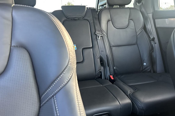 Volvo XC90 13 of 19