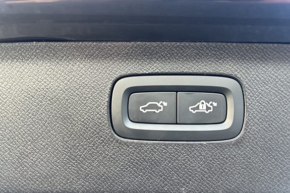 Volvo XC90 15 of 19