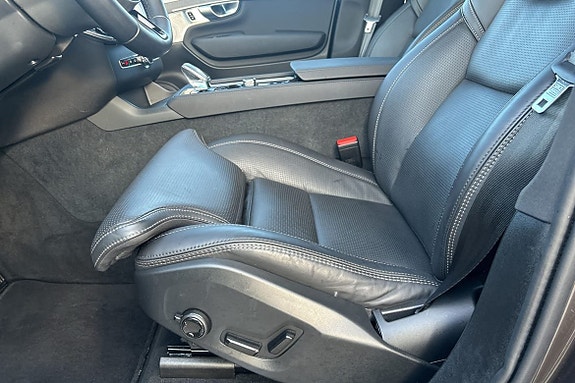 Volvo XC90 17 of 19