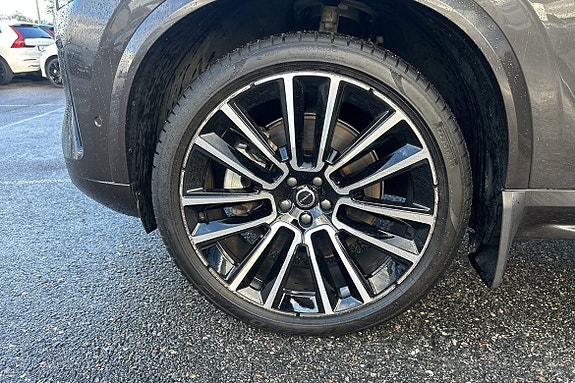 Volvo XC90 19 of 19