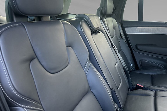 Volvo XC90 11 of 19