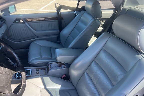 Mercedes-Benz 300 CE-24 14 of 19