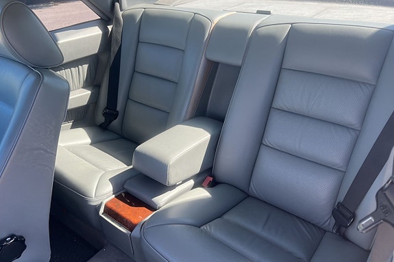 Mercedes-Benz 300 CE-24 17 of 19