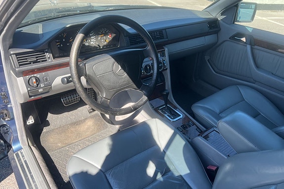 Mercedes-Benz 300 CE-24 13 of 19