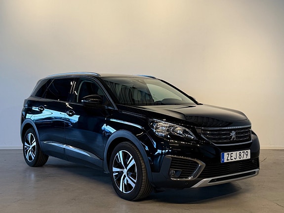 Peugeot 5008 2 of 5