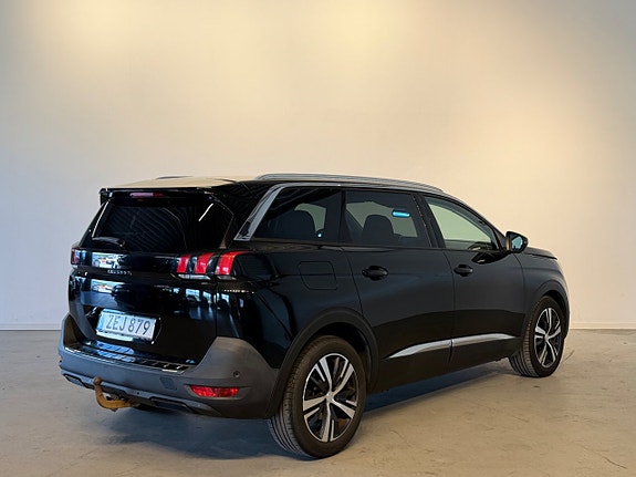 Peugeot 5008 3 of 5