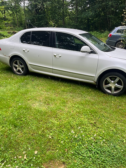 Skoda Superb 2 of 6