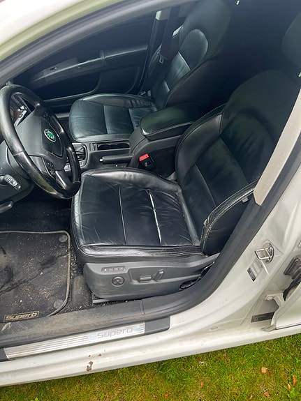 Skoda Superb 5 of 6