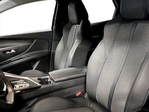 Peugeot 3008 5 of 18